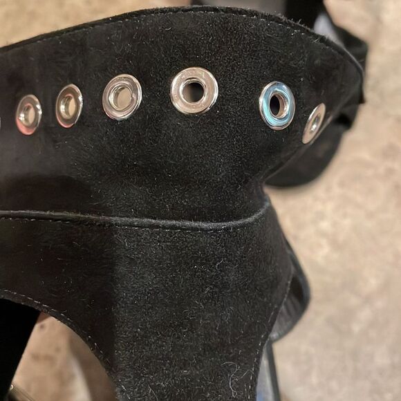 Stuart Weitzman Black Suede Leather French Cuff T-Strap Shoe Womens Size 7.5M - Picture 10 of 14